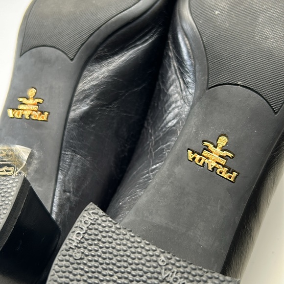 Prada black leather heels - Picture 7 of 12